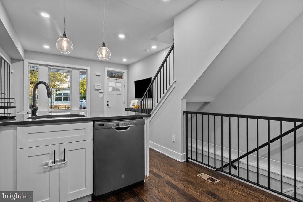 450 RIPKA STREET