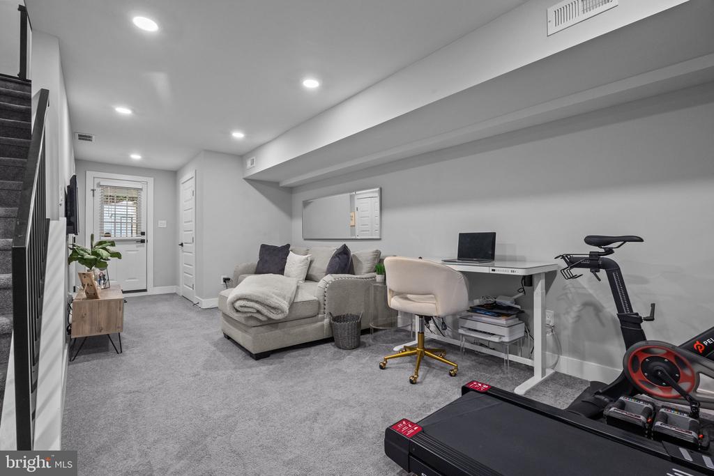 450 RIPKA STREET