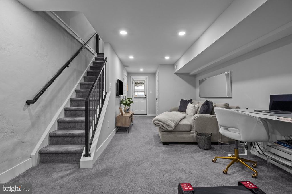 450 RIPKA STREET