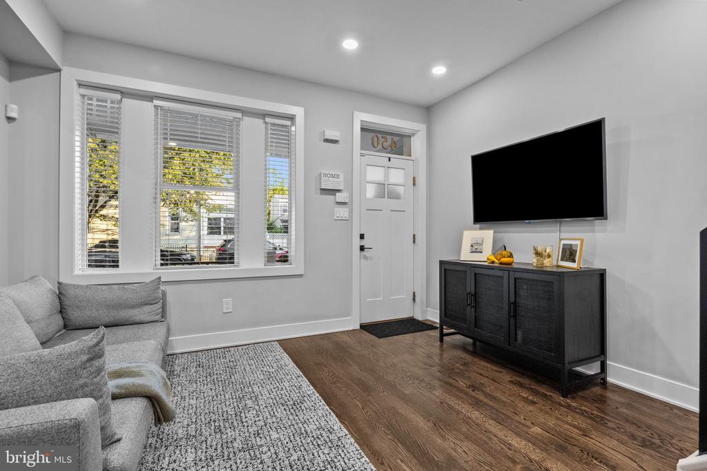 450 RIPKA STREET