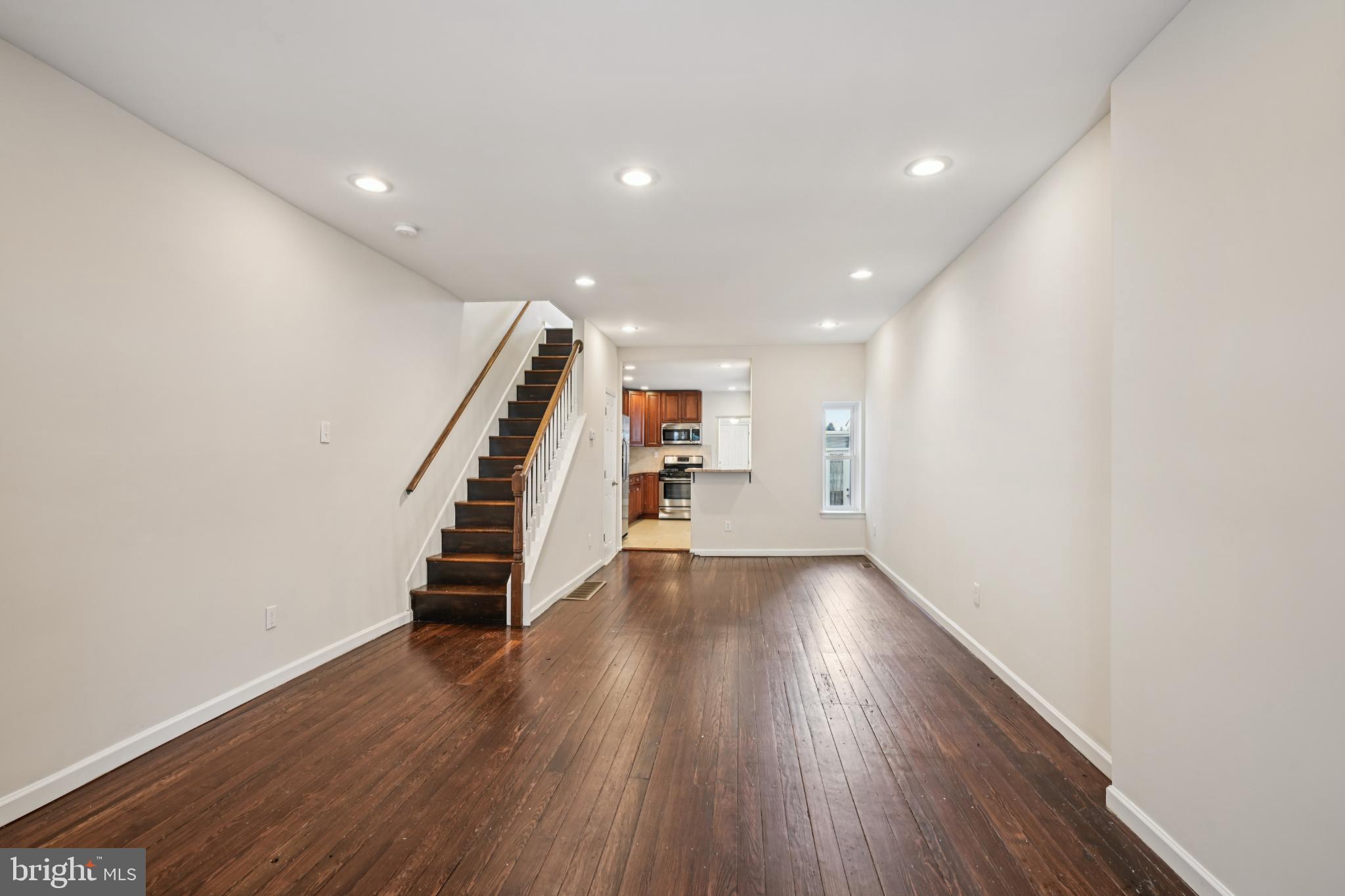 243 LAURISTON STREET