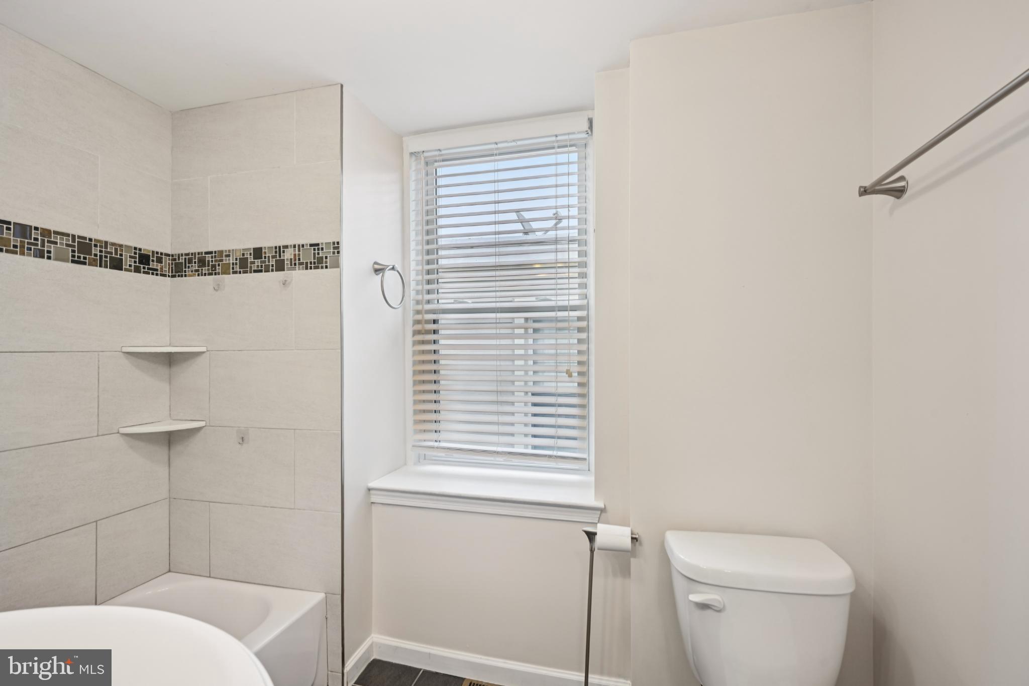 243 LAURISTON STREET