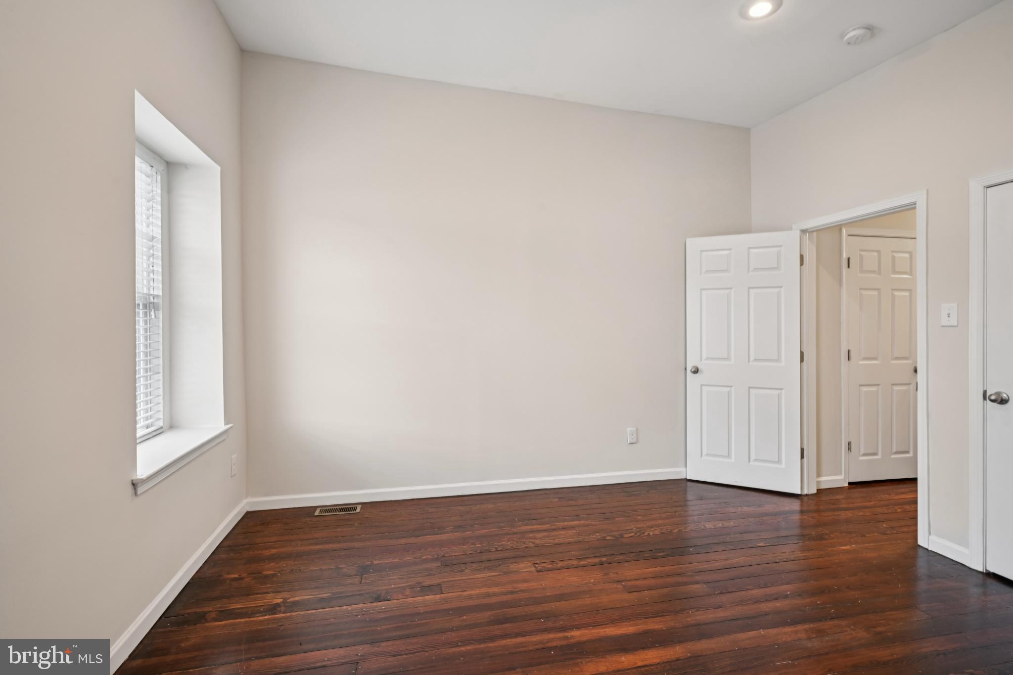 243 LAURISTON STREET