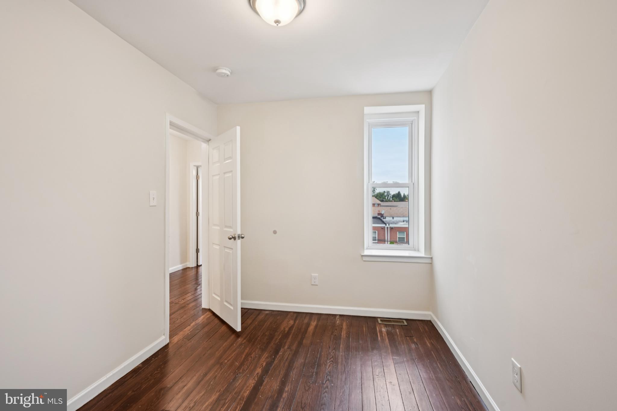 243 LAURISTON STREET