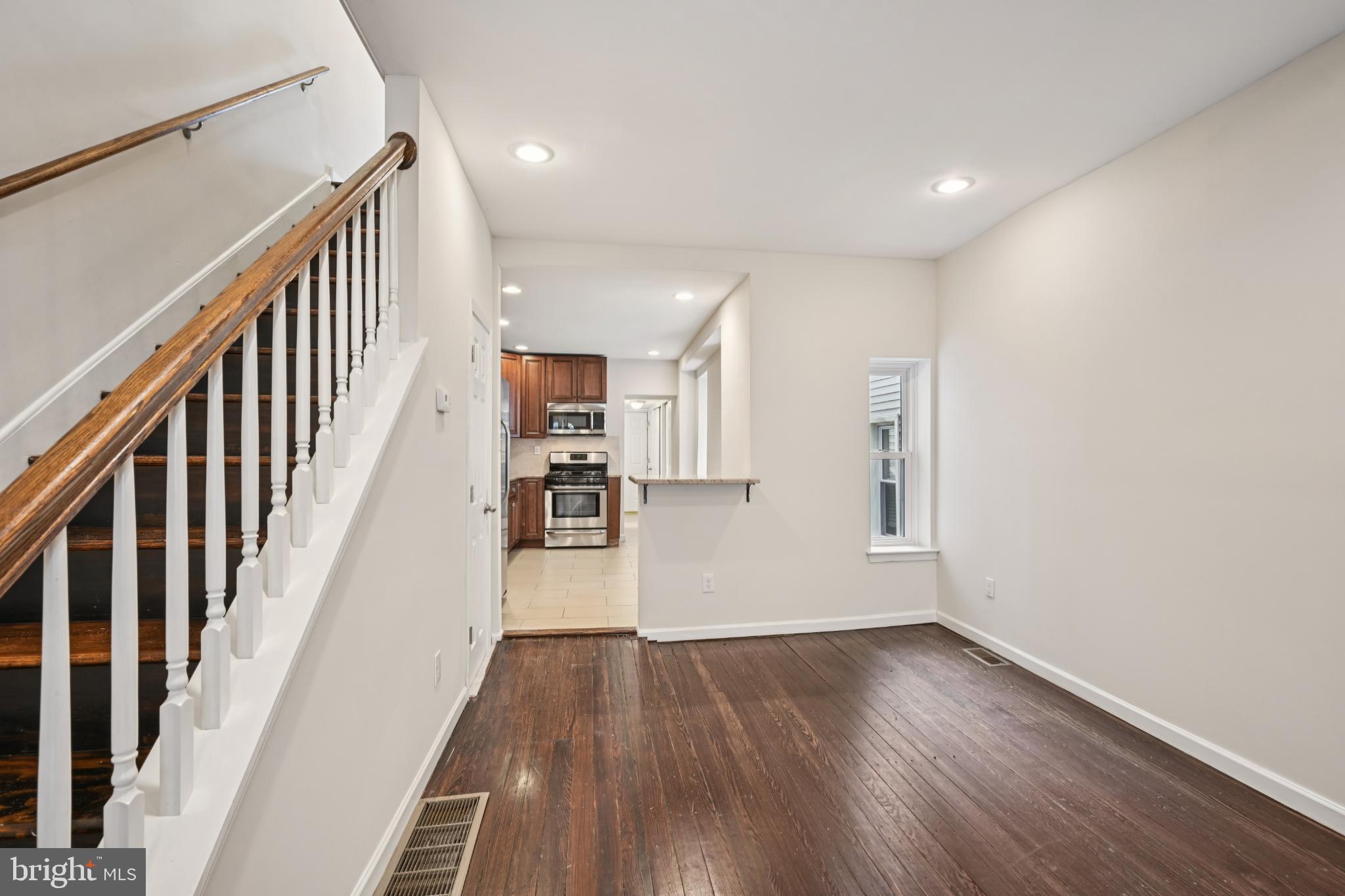 243 LAURISTON STREET