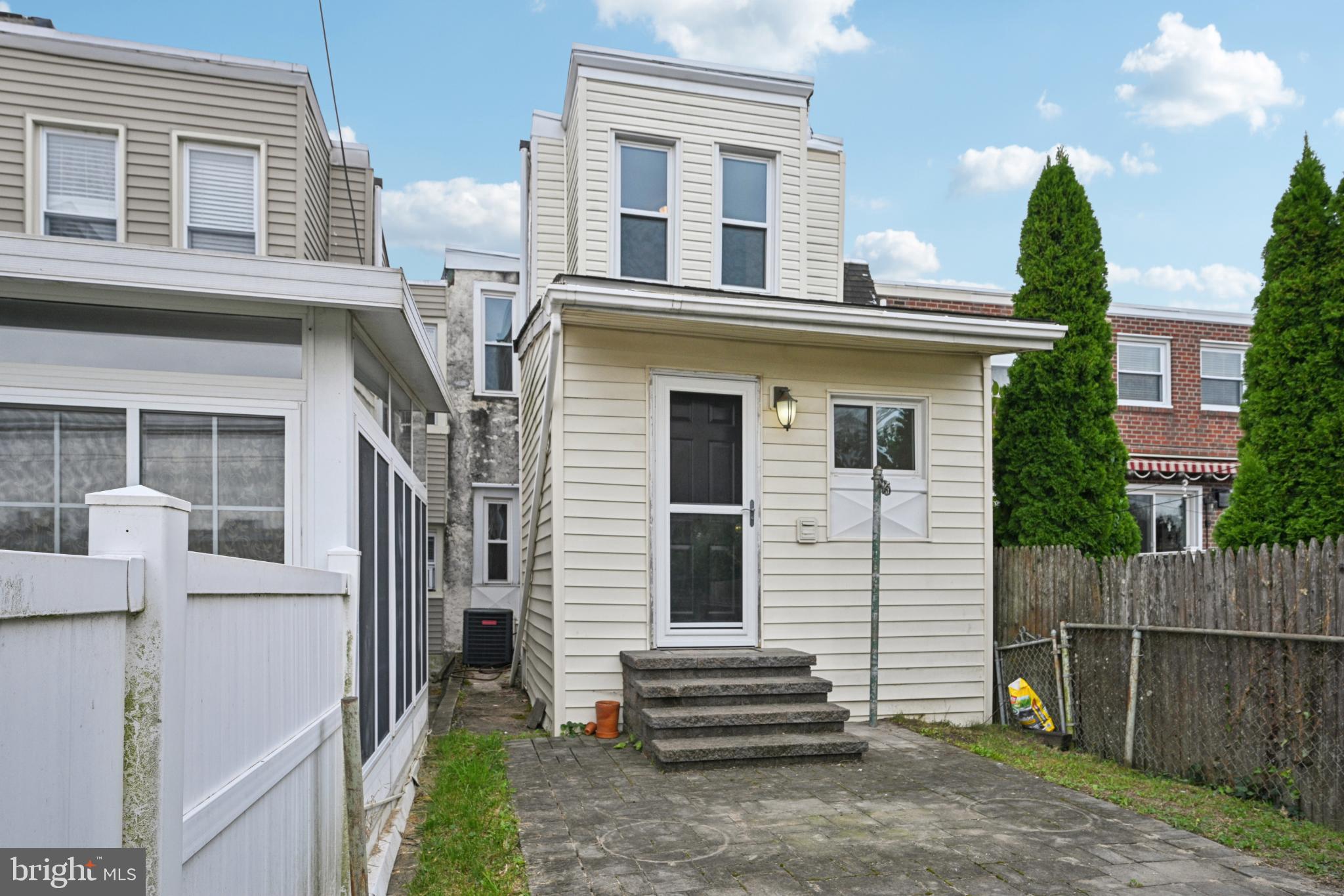 243 LAURISTON STREET