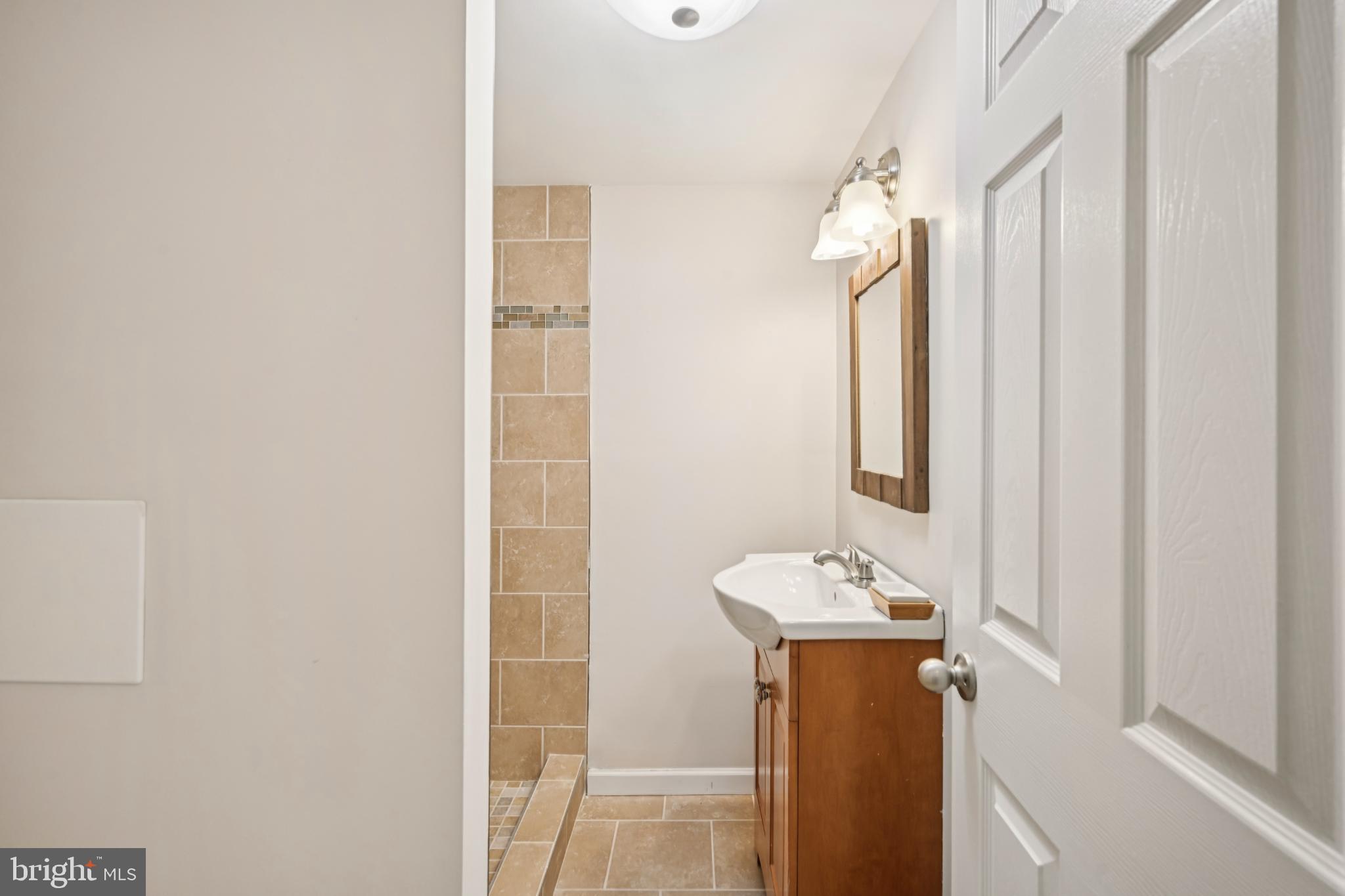 243 LAURISTON STREET