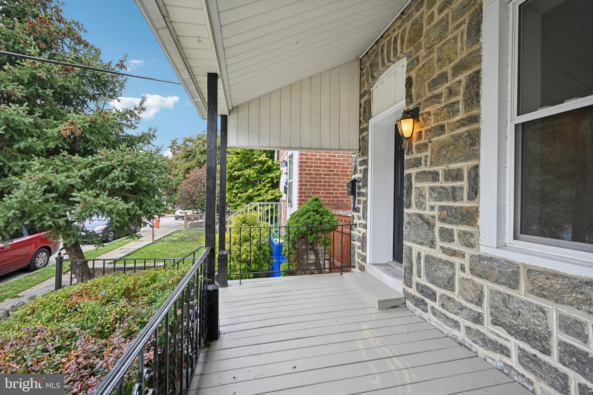 243 LAURISTON STREET