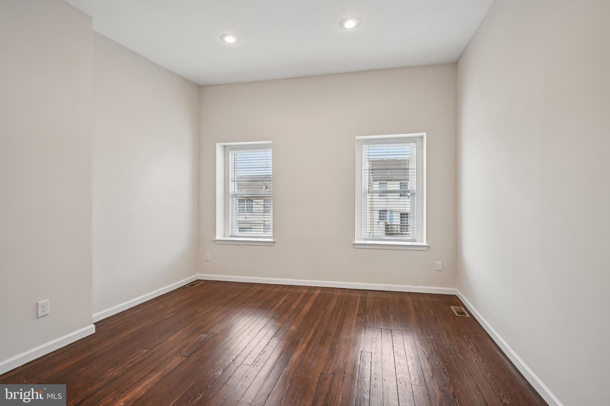 243 LAURISTON STREET