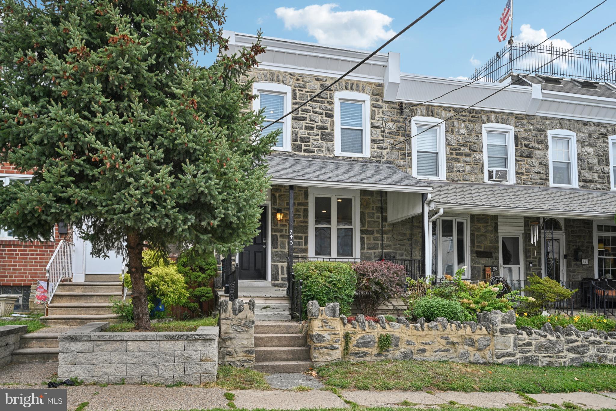 243 LAURISTON STREET