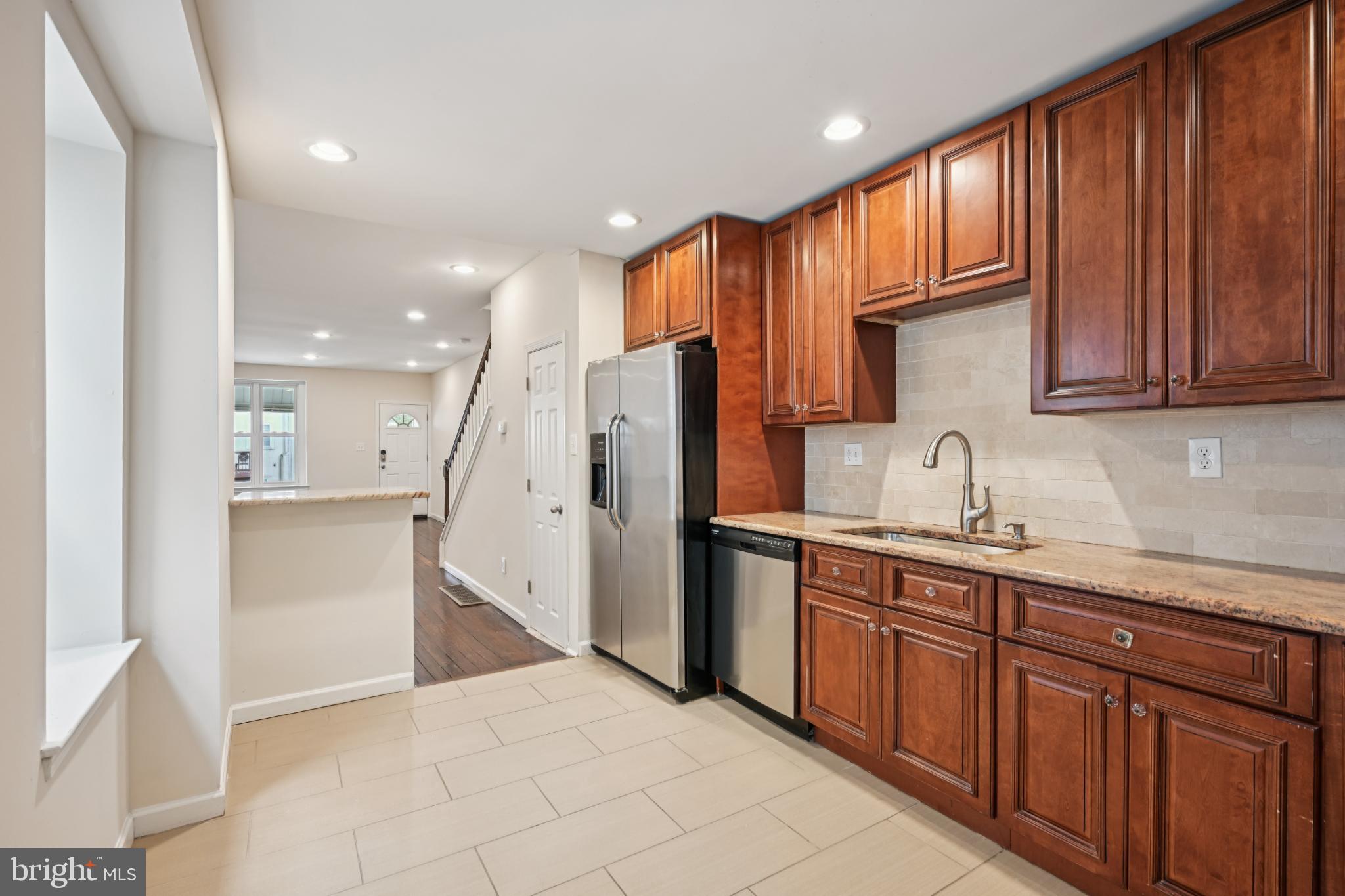 243 LAURISTON STREET