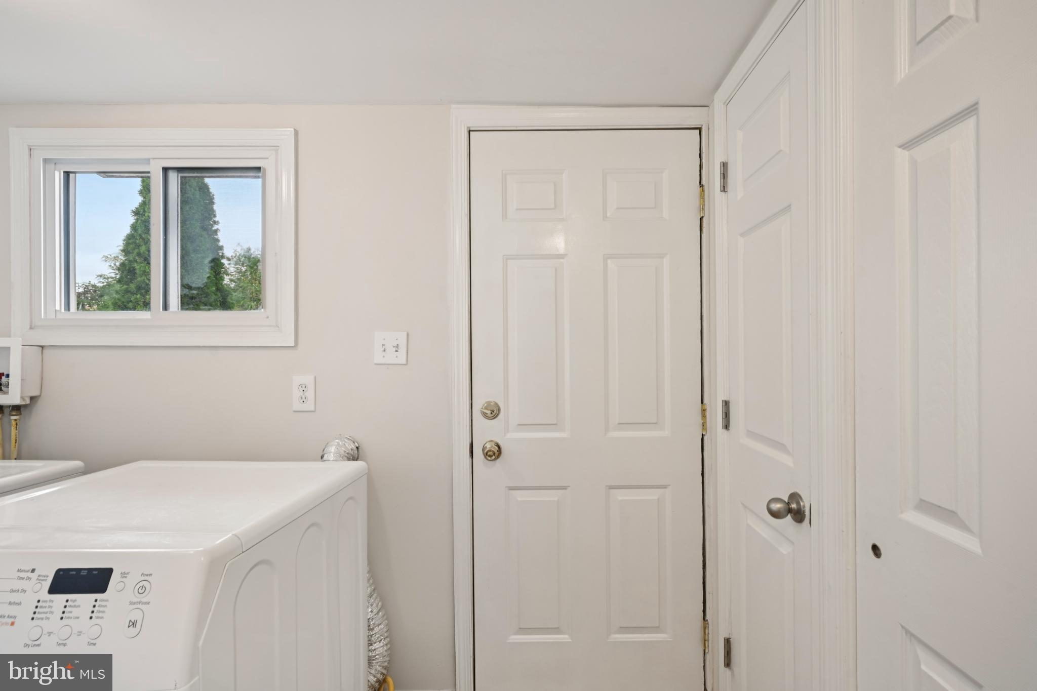 243 LAURISTON STREET