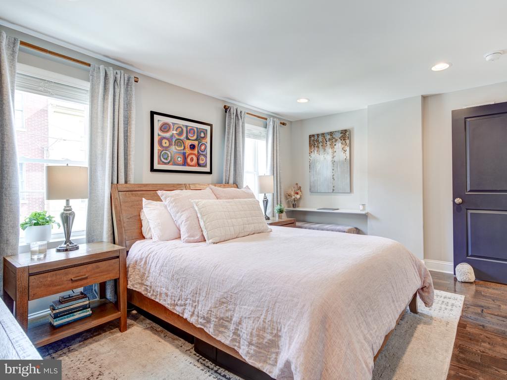 746 N UBER STREET