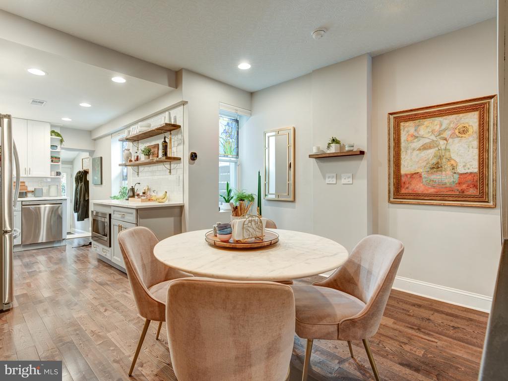 746 N UBER STREET