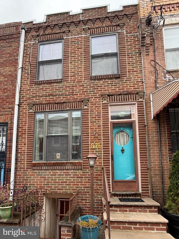 811 EARP STREET