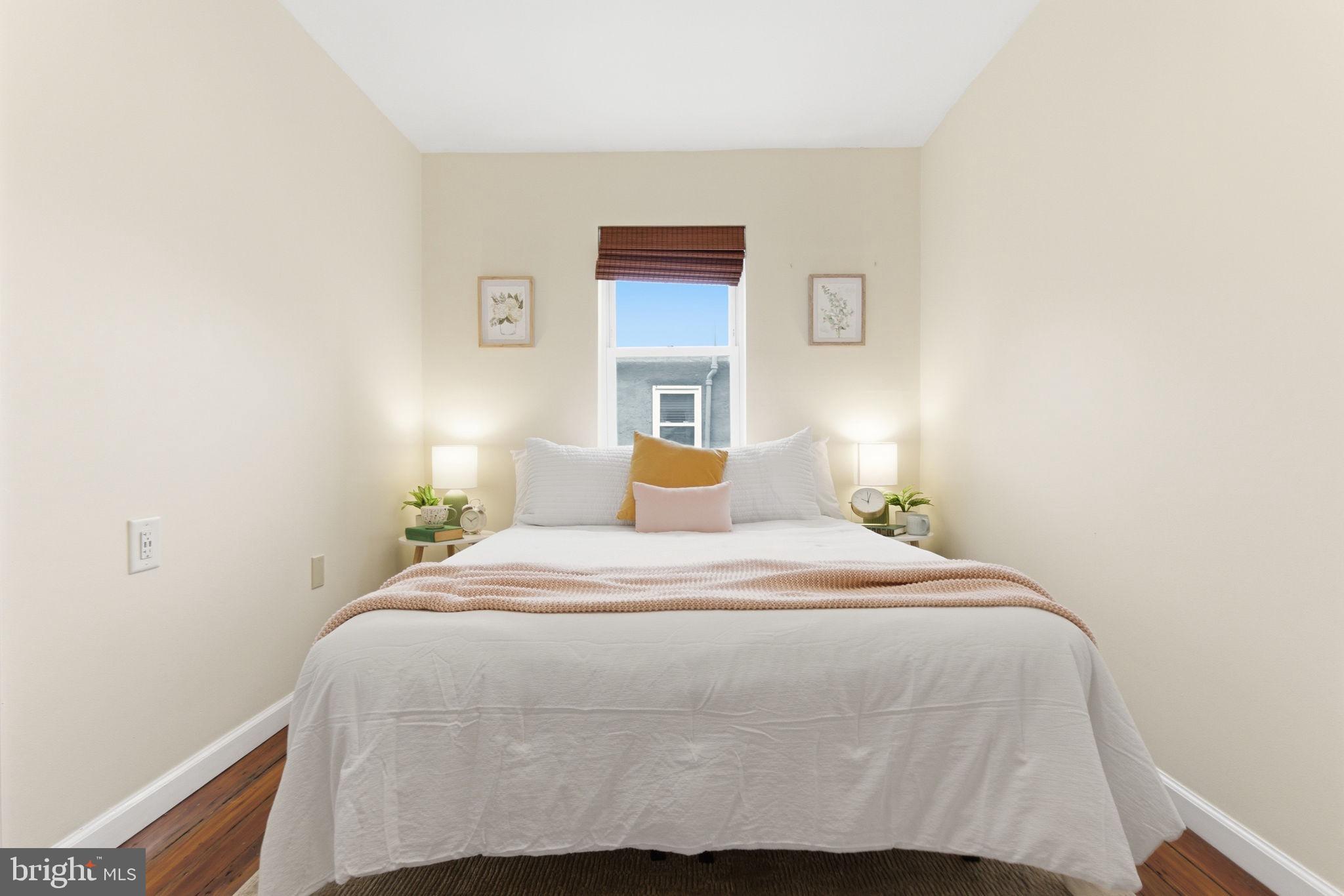 2623 E HAGERT STREET