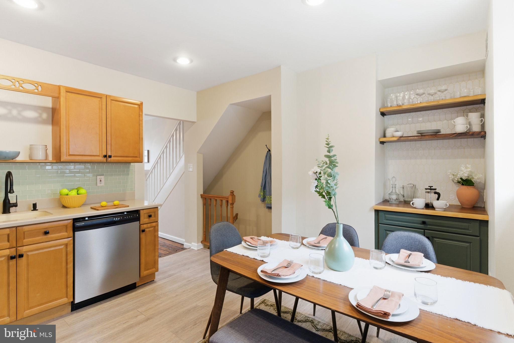 2623 E HAGERT STREET