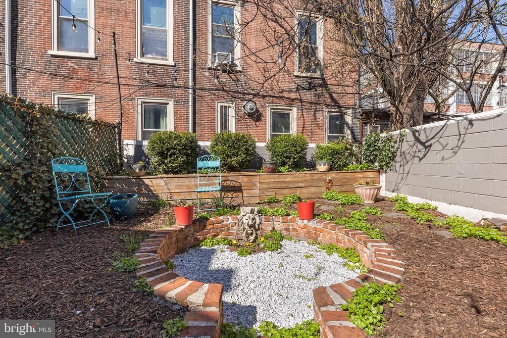 523 FAIRMOUNT AVENUE