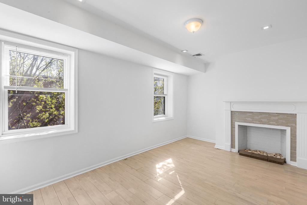 523 FAIRMOUNT AVENUE
