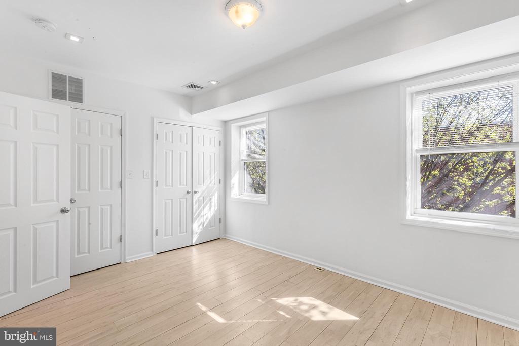523 FAIRMOUNT AVENUE