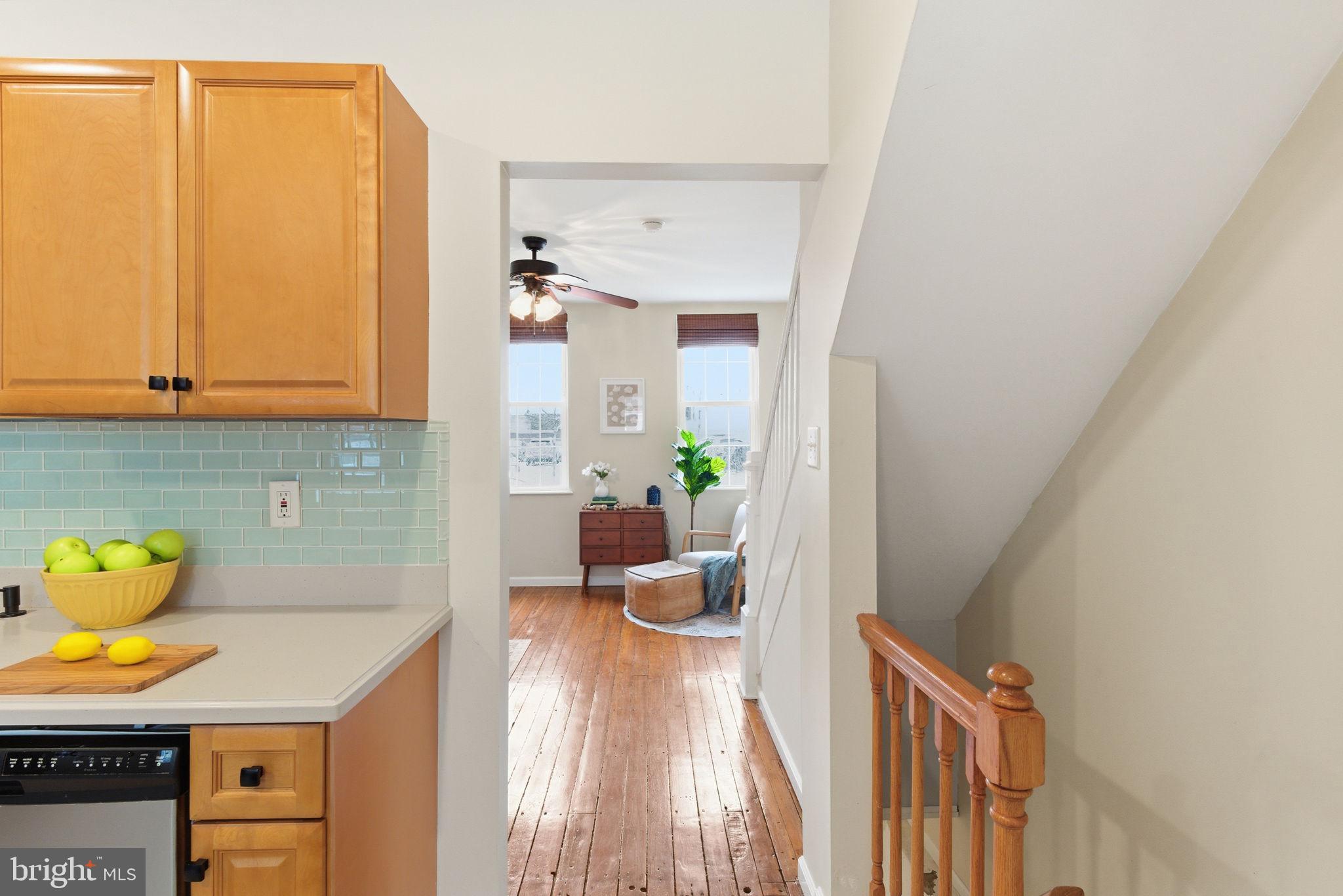 2623 E HAGERT STREET