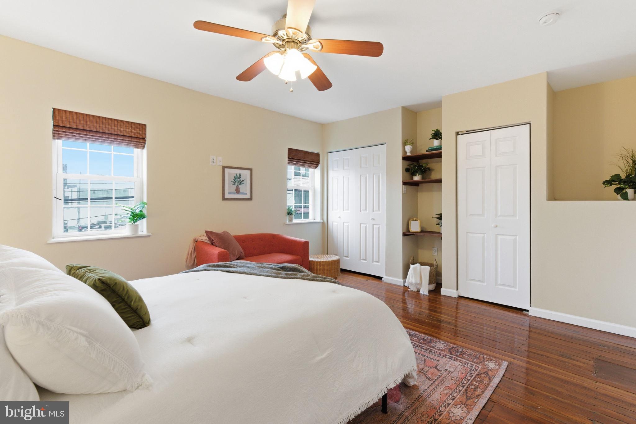 2623 E HAGERT STREET