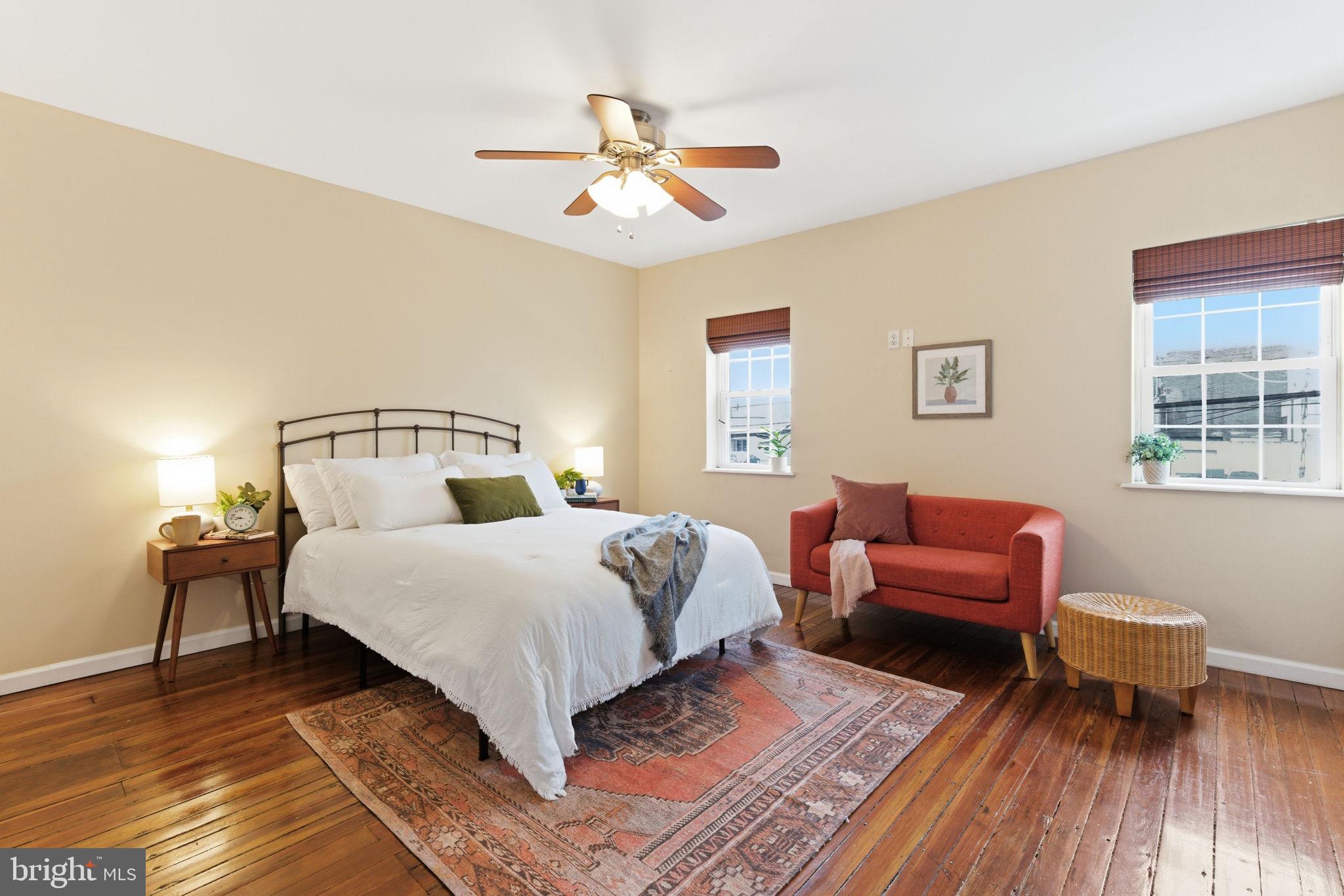 2623 E HAGERT STREET