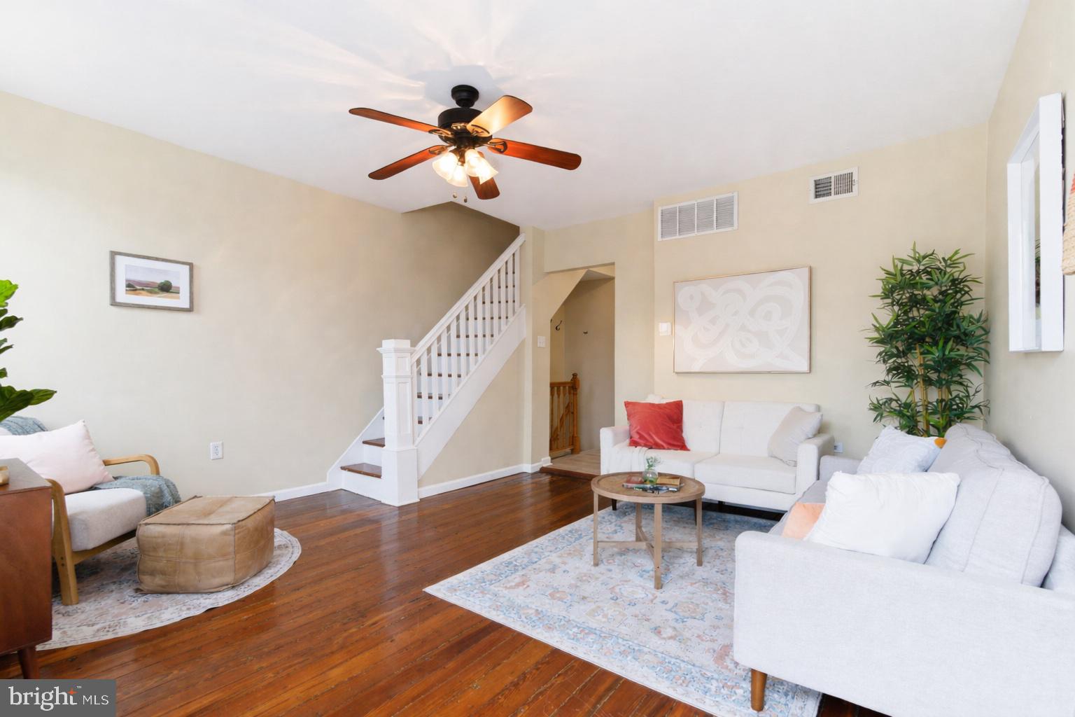 2623 E HAGERT STREET