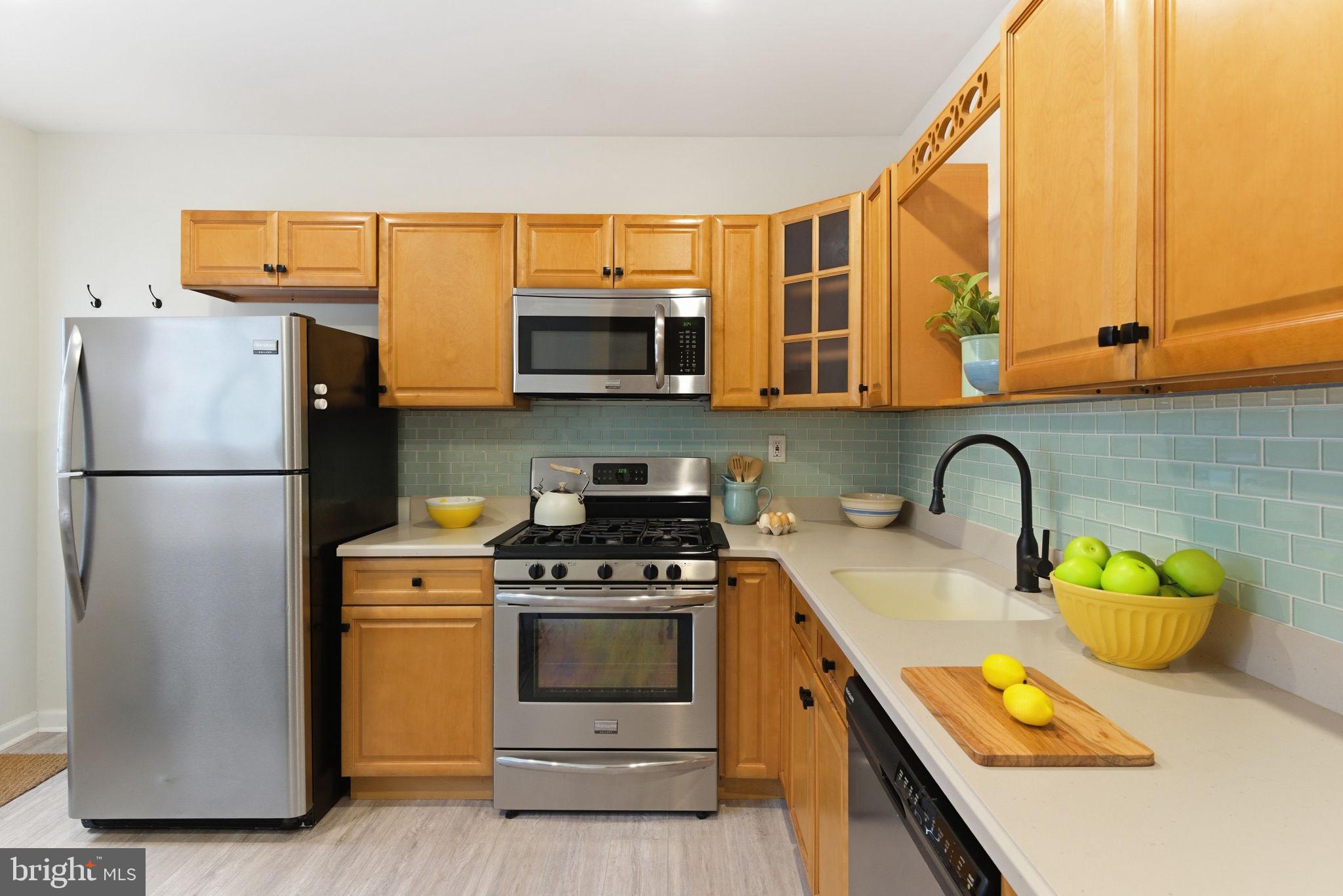 2623 E HAGERT STREET