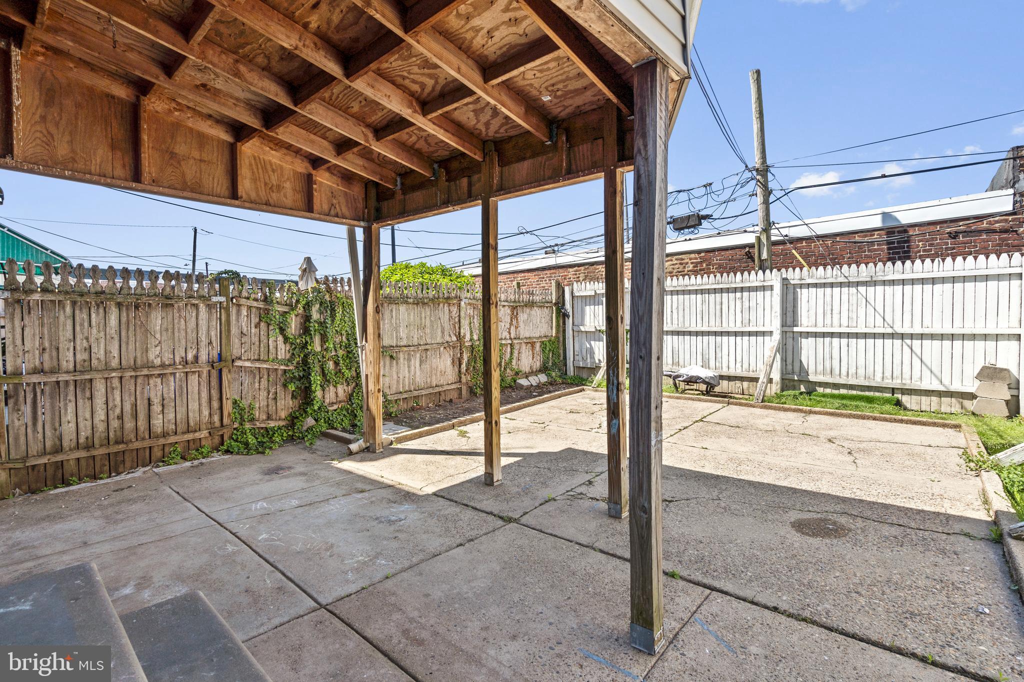 2810 LEFEVRE STREET