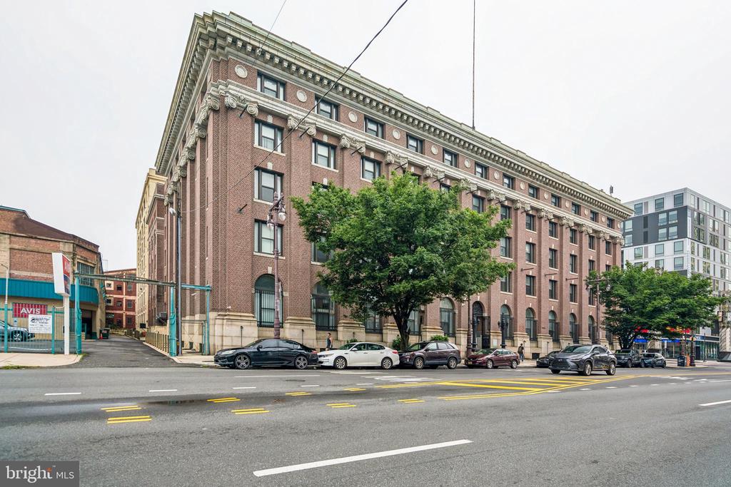 1100 S BROAD STREET Unit: 404C