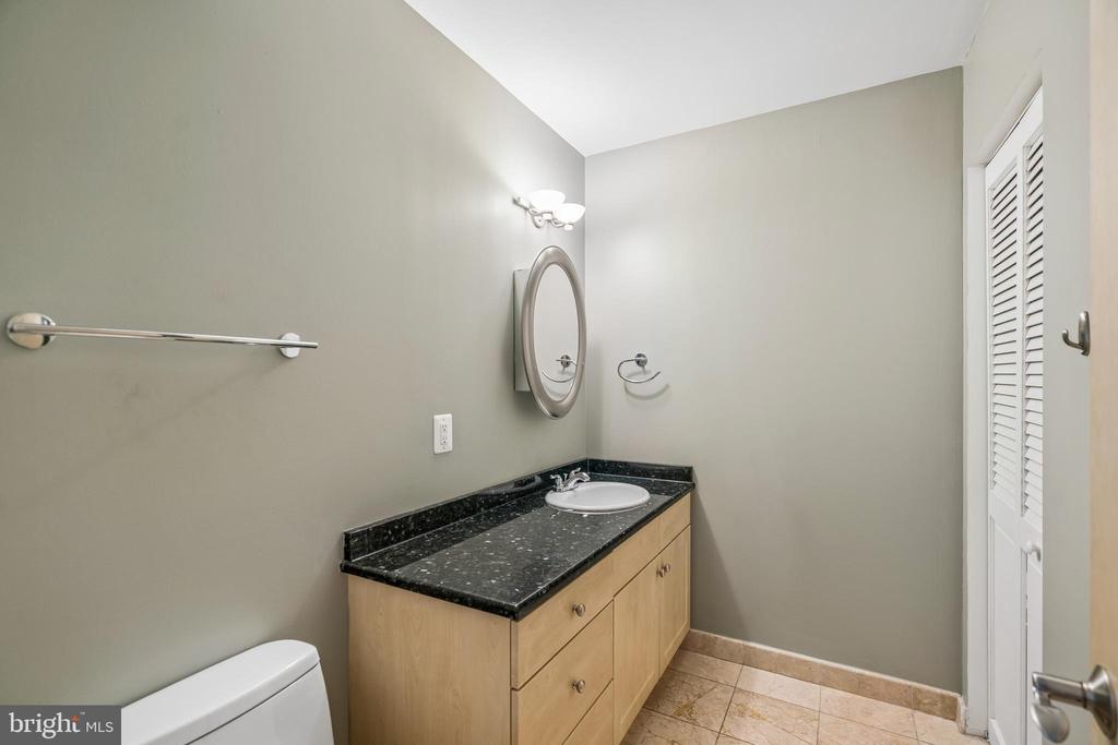 1100 S BROAD STREET Unit: 404C