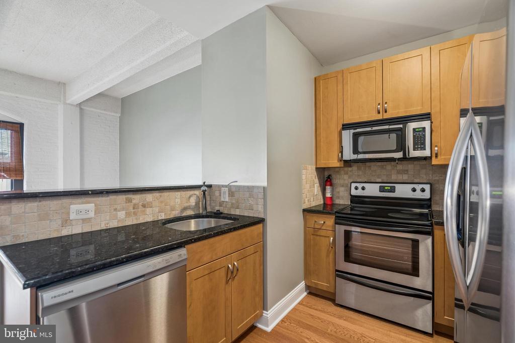1100 S BROAD STREET Unit: 404C