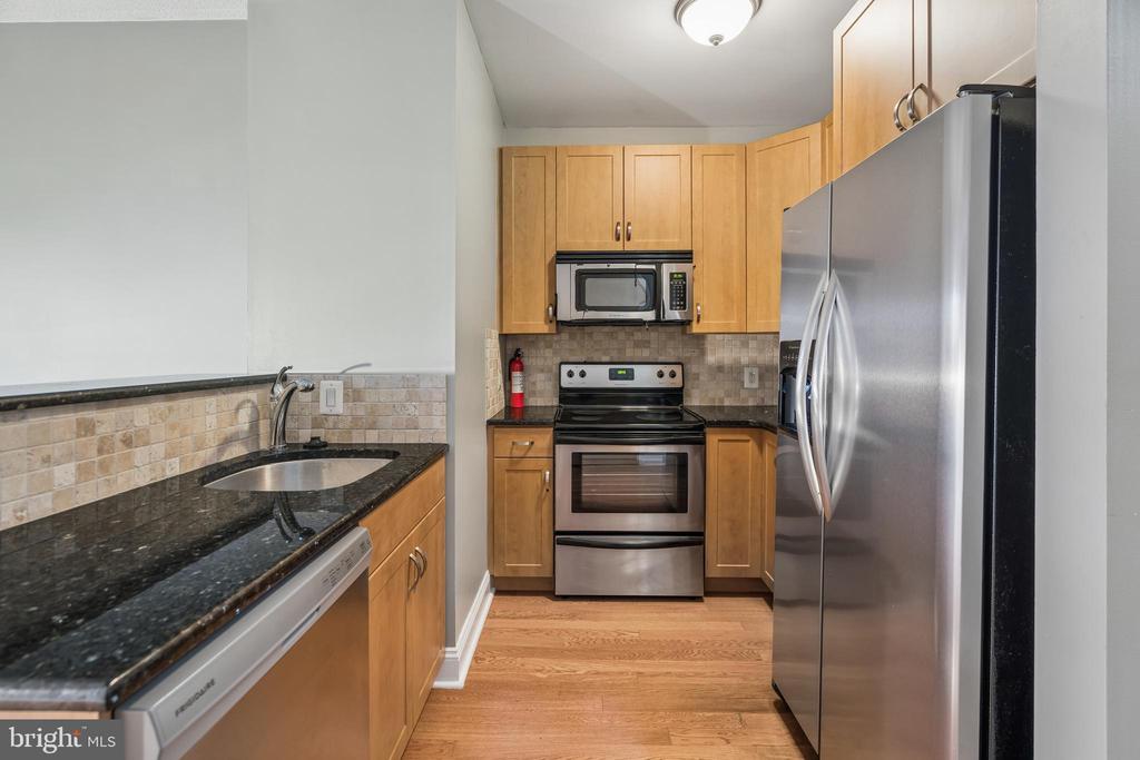 1100 S BROAD STREET Unit: 404C