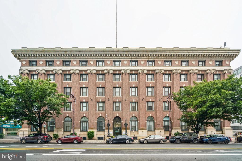 1100 S BROAD STREET Unit: 404C
