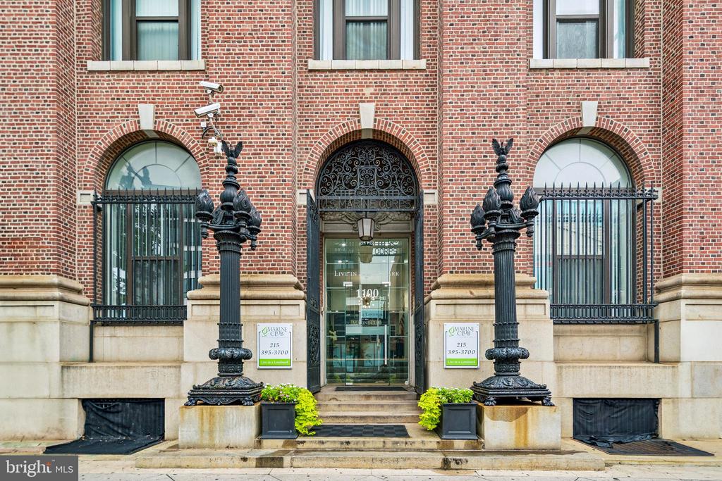 1100 S BROAD STREET Unit: 404C