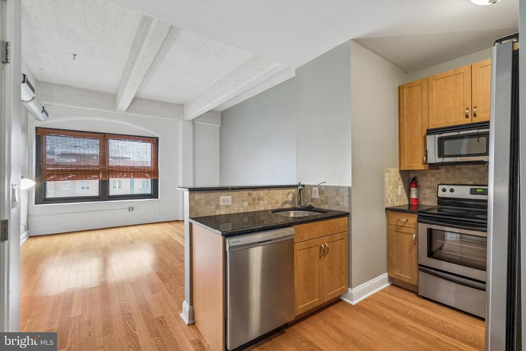1100 S BROAD STREET Unit: 404C