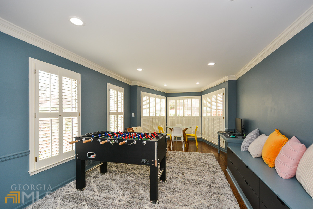 1491 Wood Thrush Way