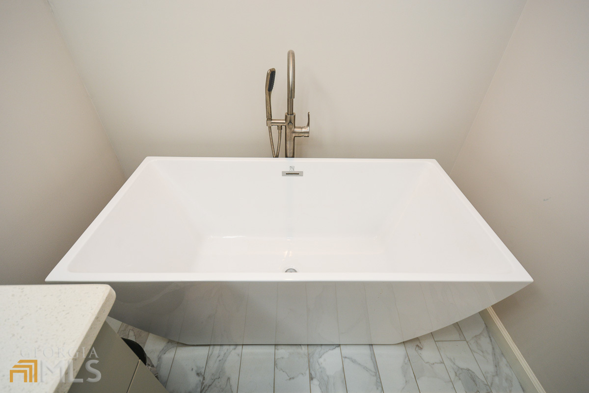 1491 Wood Thrush Way