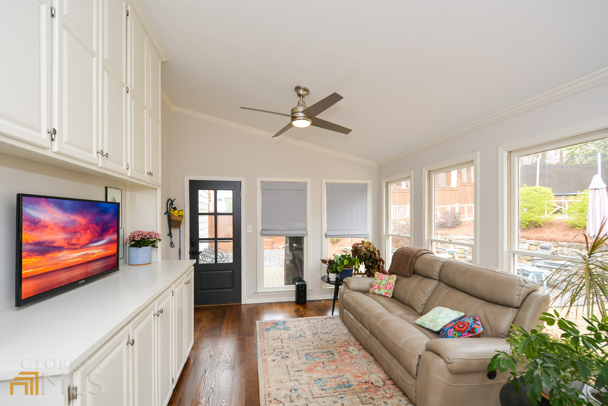 1491 Wood Thrush Way