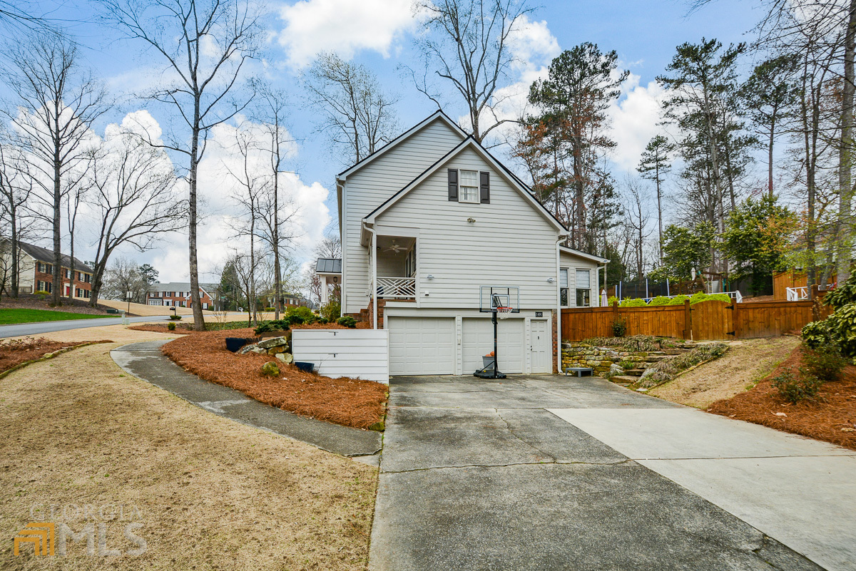 1491 Wood Thrush Way