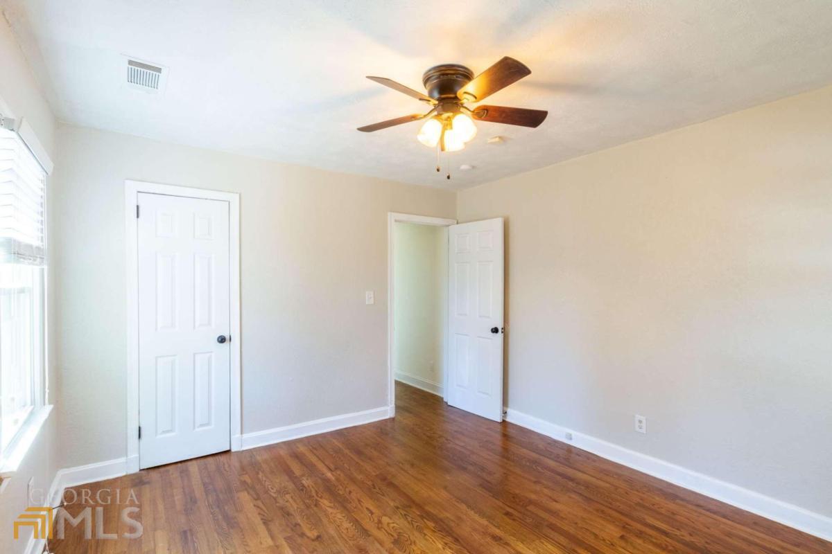 794 Maynard Terrace SE