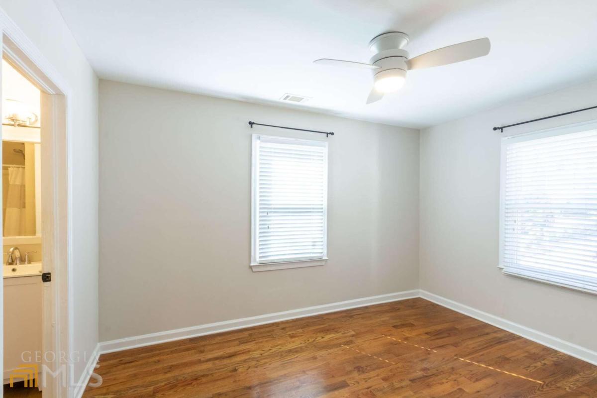 794 Maynard Terrace SE