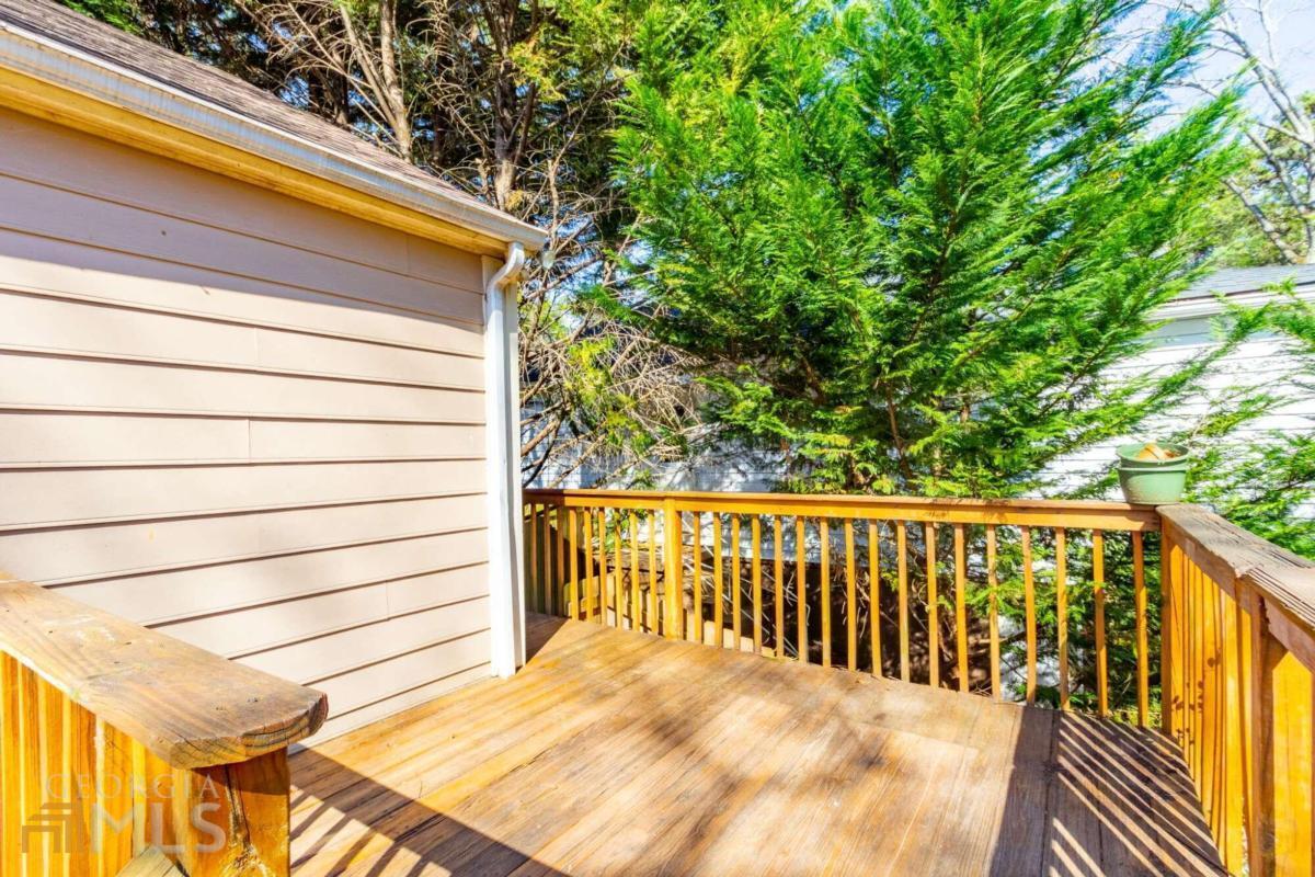 794 Maynard Terrace SE