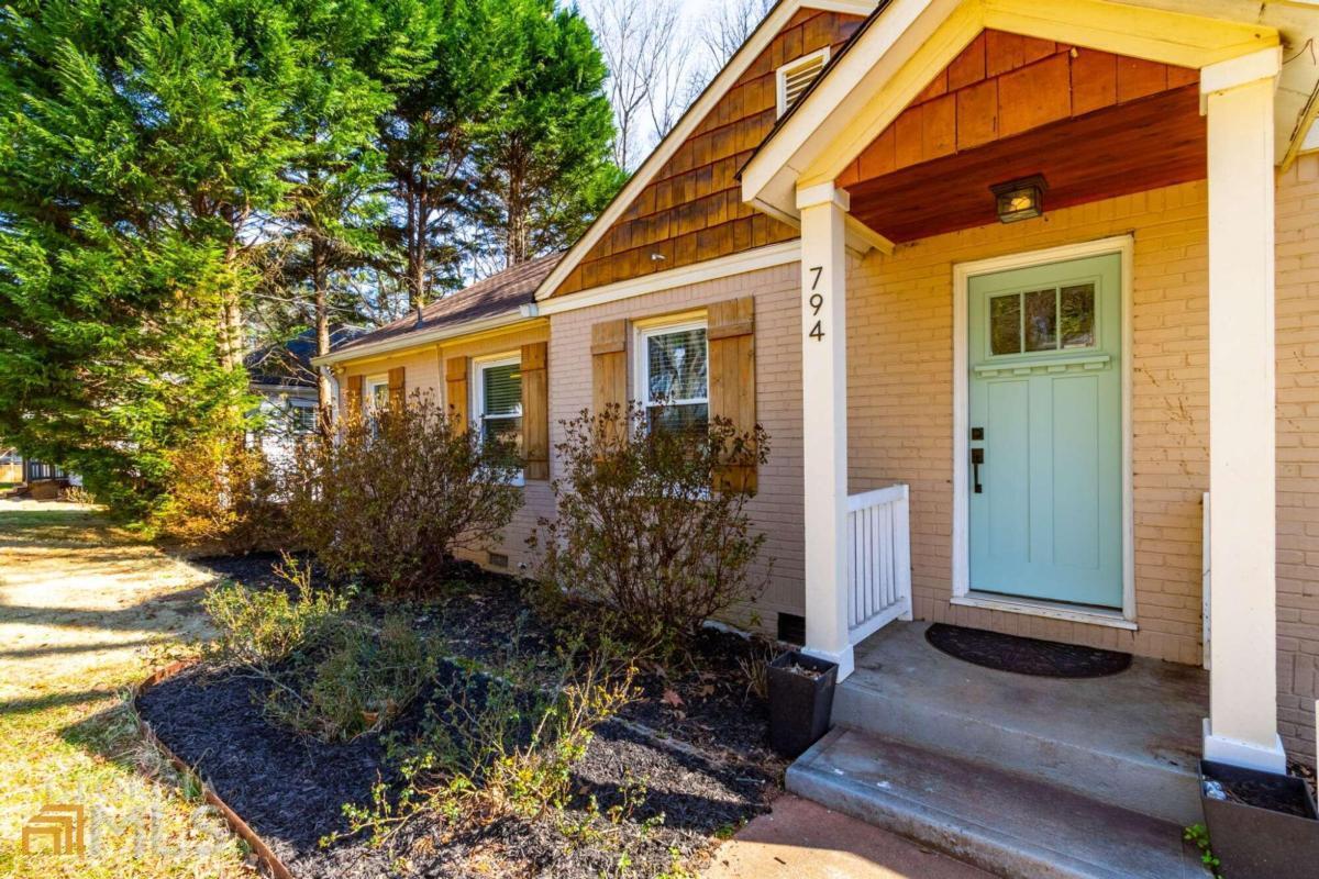 794 Maynard Terrace SE