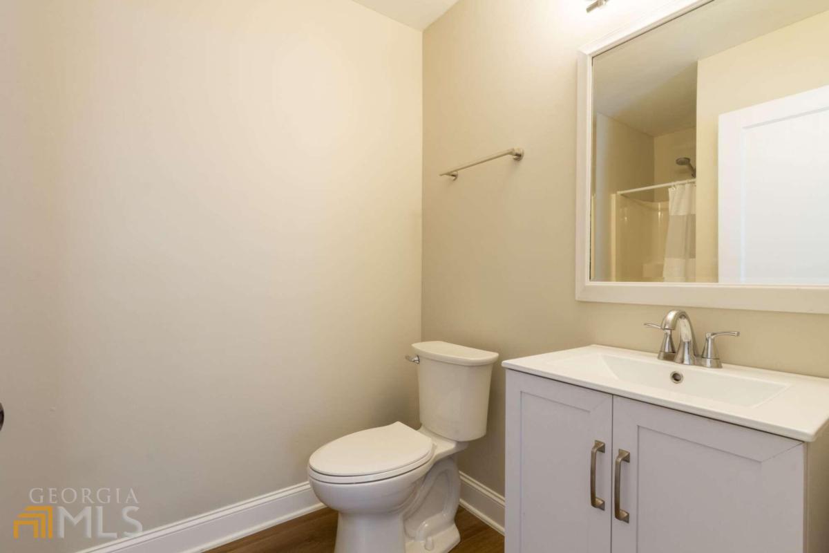 794 Maynard Terrace SE