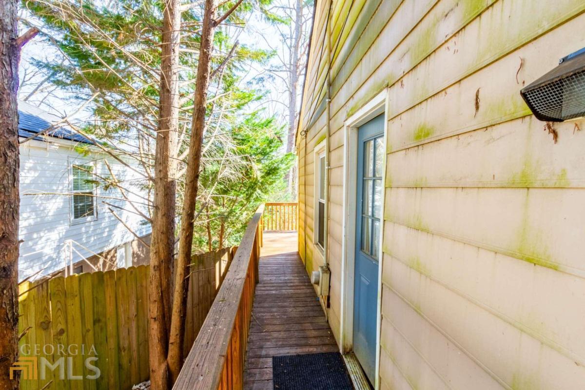 794 Maynard Terrace SE