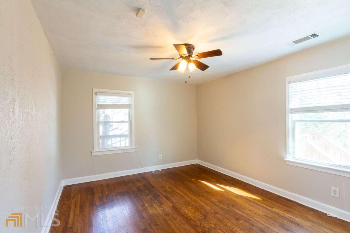 794 Maynard Terrace SE