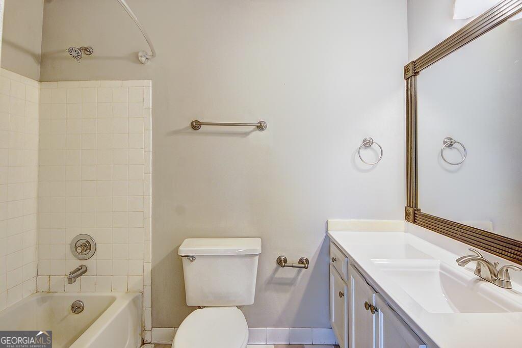 7500 Roswell Road # 58