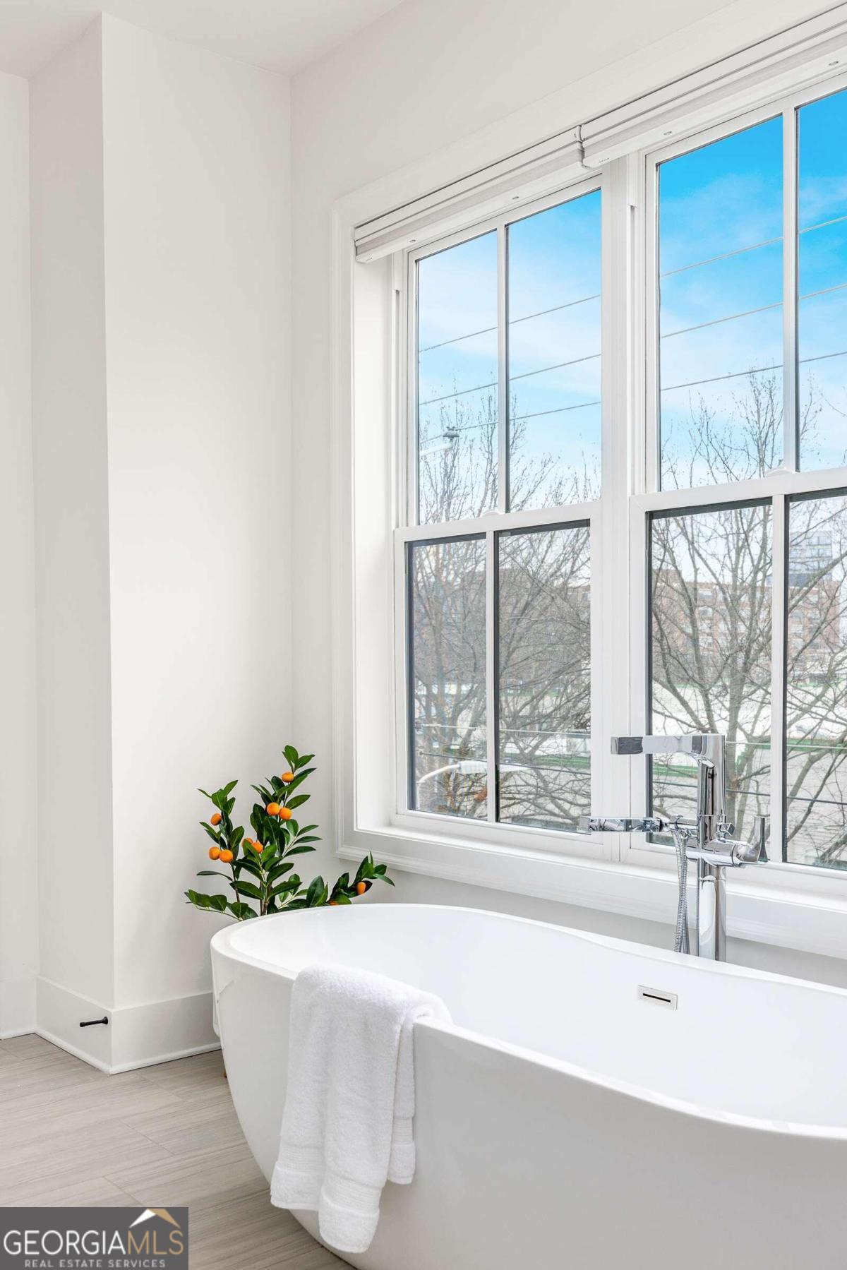 574 Boulevard Place NE # 13